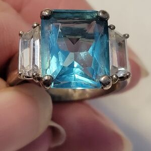 Elegant Blue and Silver Women's Ring